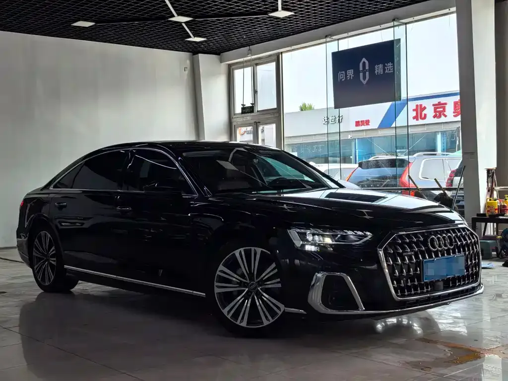 Audi A8 — фото 6