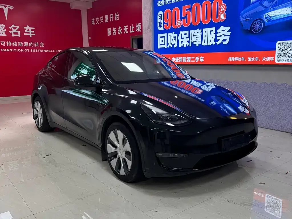 Tesla Model Y — фото 8