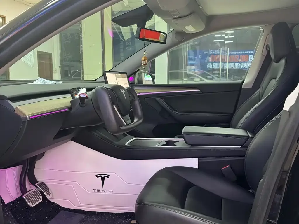 Tesla Model Y — фото 9