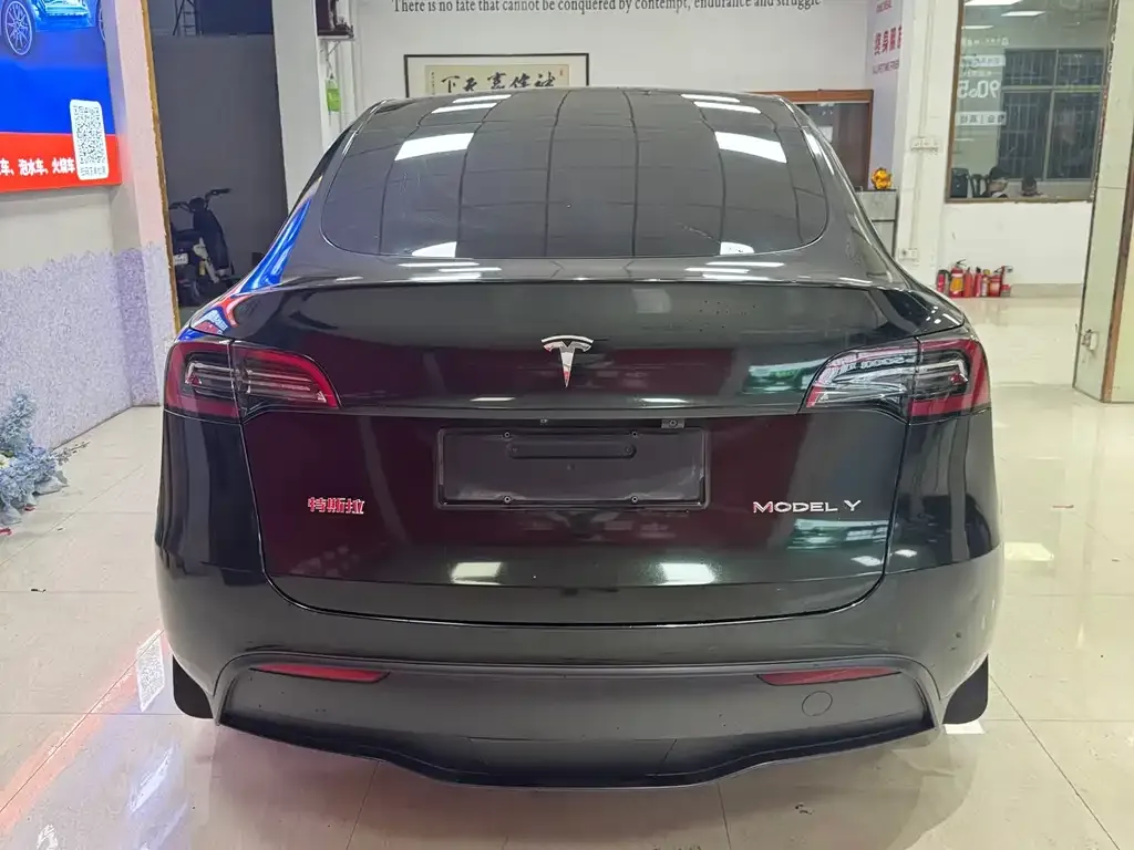Tesla Model Y — фото 5