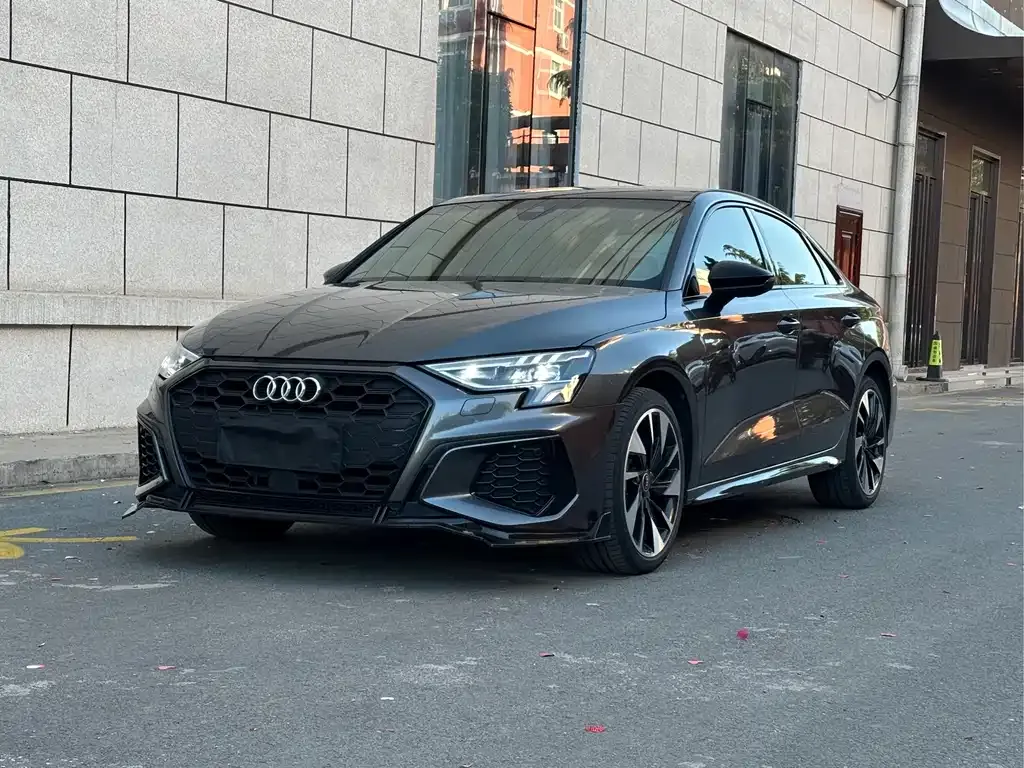 Audi A3 2023 из CN, фото 1