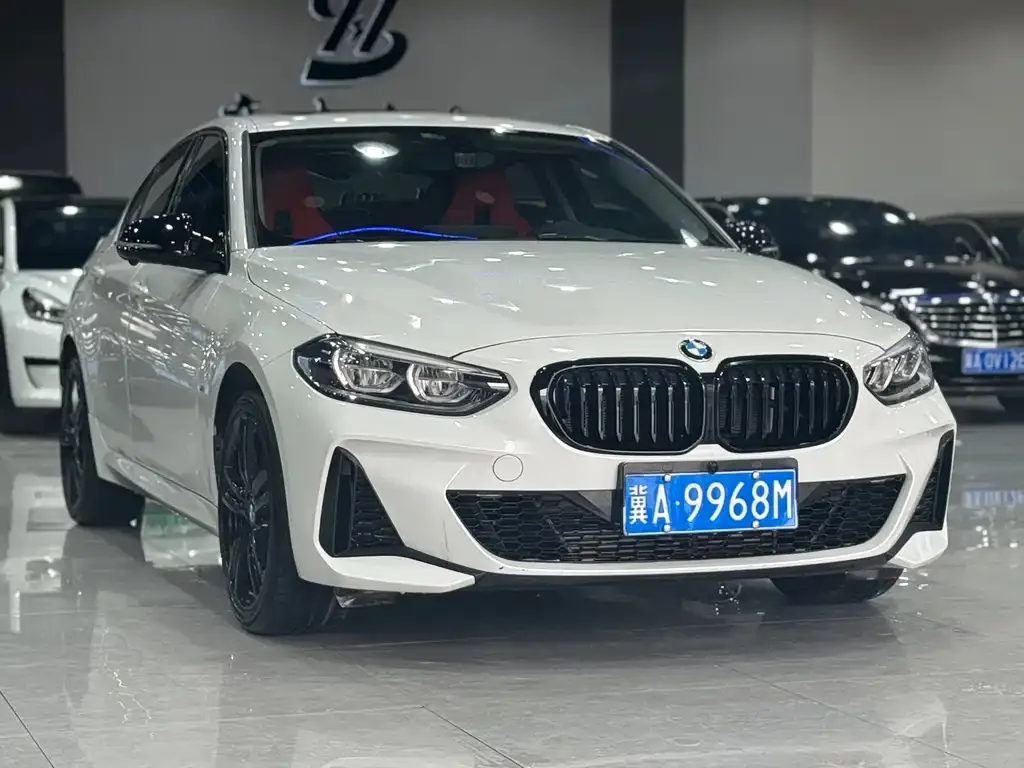 BMW 1 Series 2023 из CN, фото 10