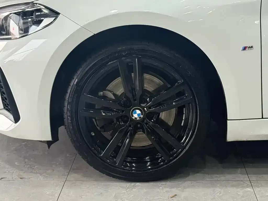 BMW 1 Series 2023 из CN, фото 6
