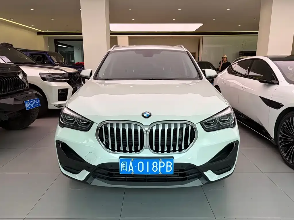 BMW X1 — фото 1