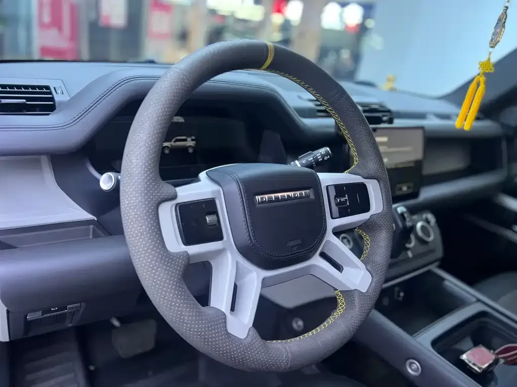 Land Rover Defender — фото 4