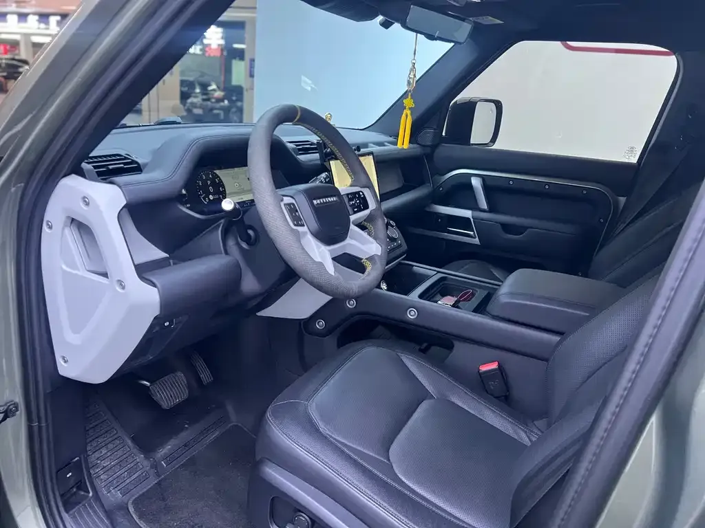 Land Rover Defender — фото 10