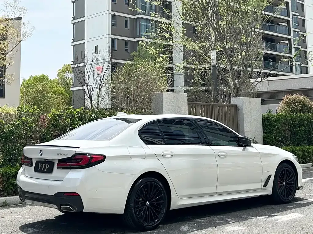 BMW 5 Series — фото 3