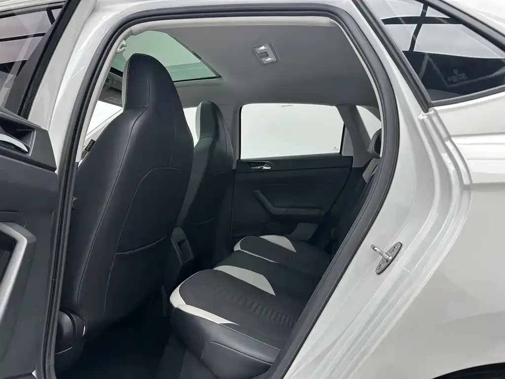 Volkswagen Polo 2022 из CN, фото 8