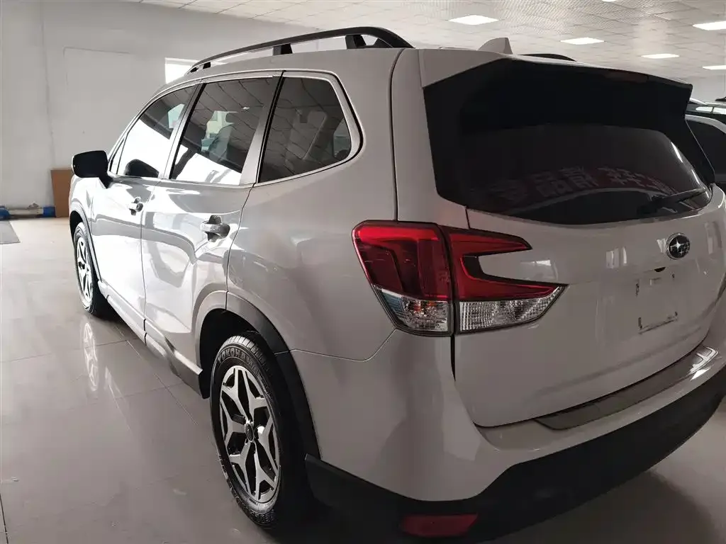 Subaru Forester — фото 2