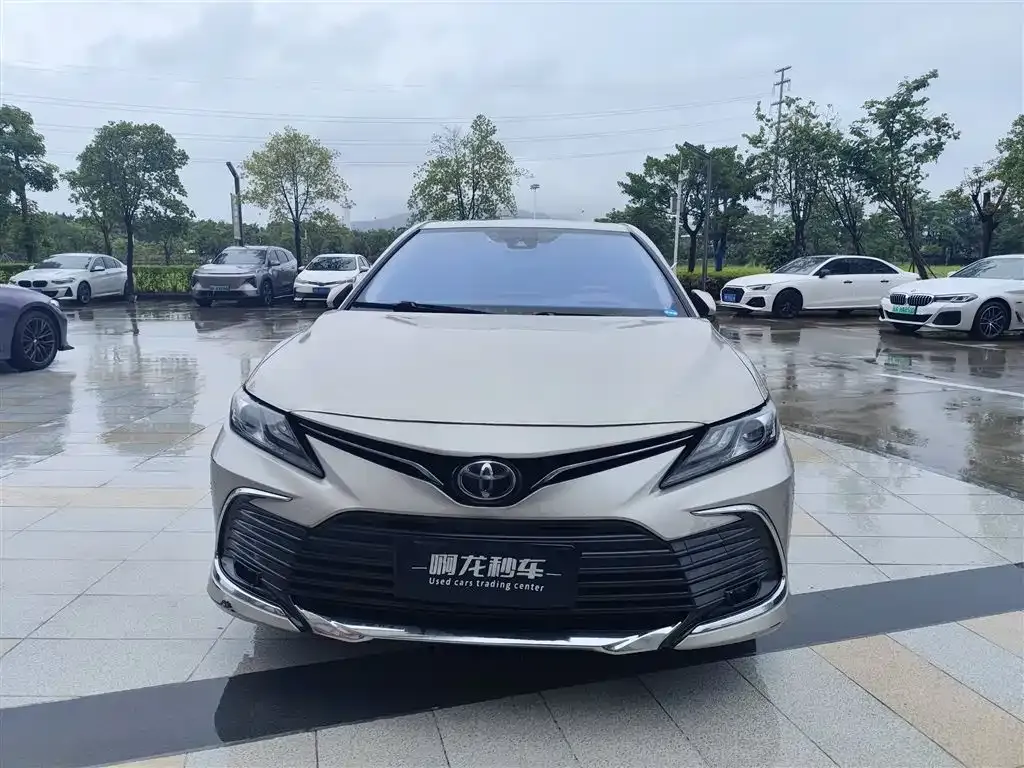 Toyota Camry — фото 6