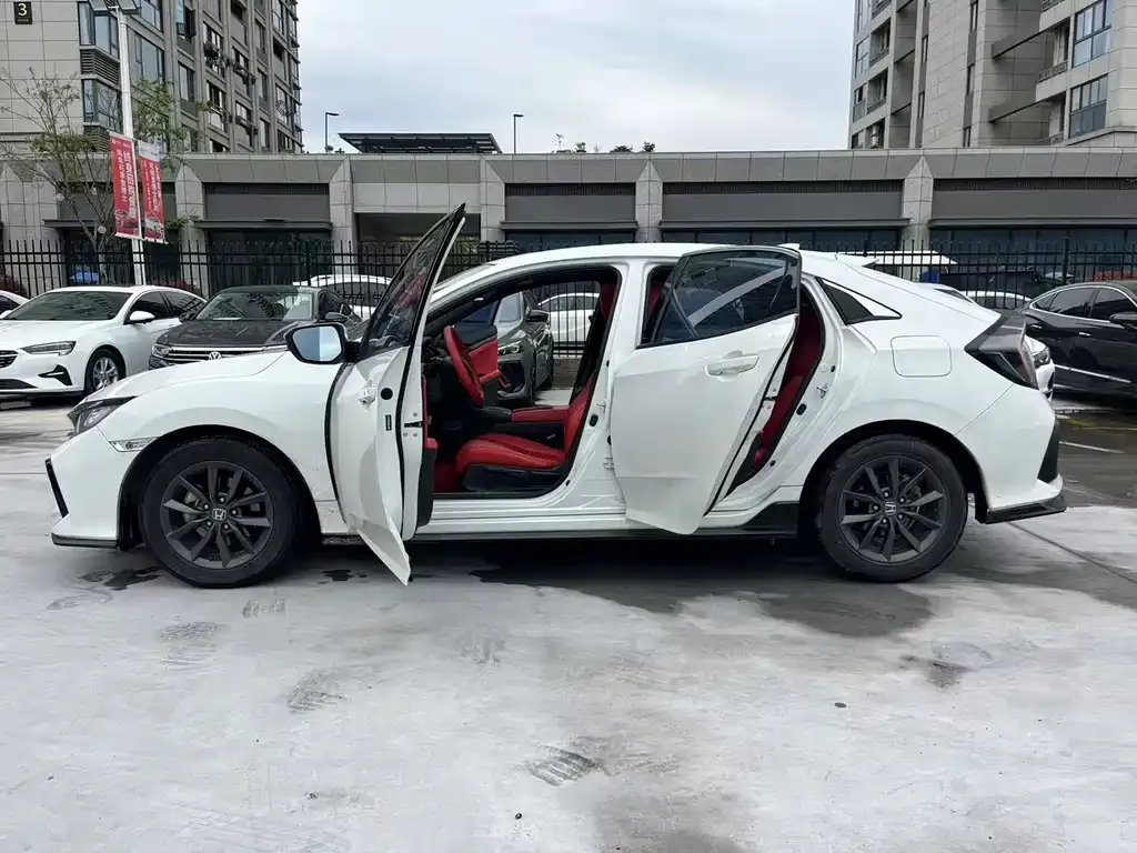 Honda Civic — фото 10