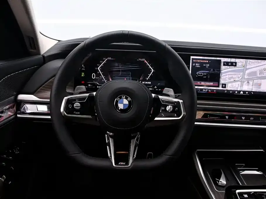 BMW 7 Series — фото 10