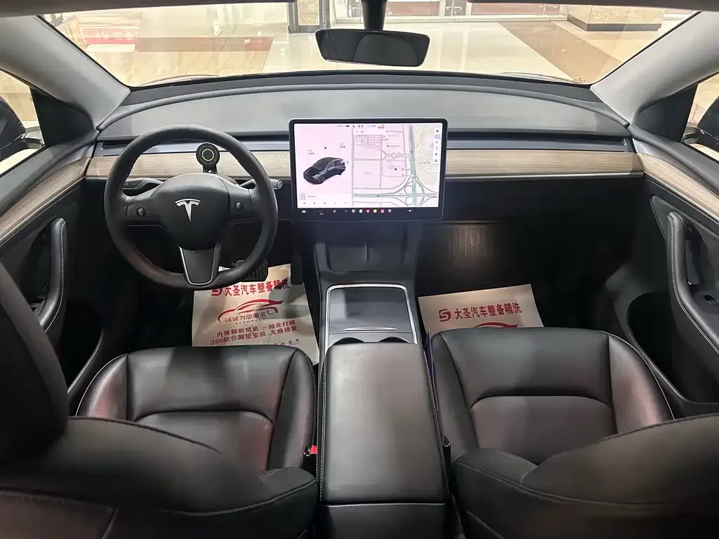 Tesla Model Y — фото 9
