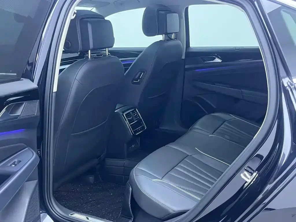 Volkswagen Passat — фото 9