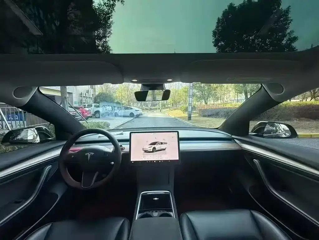 Tesla Model 3 — фото 3