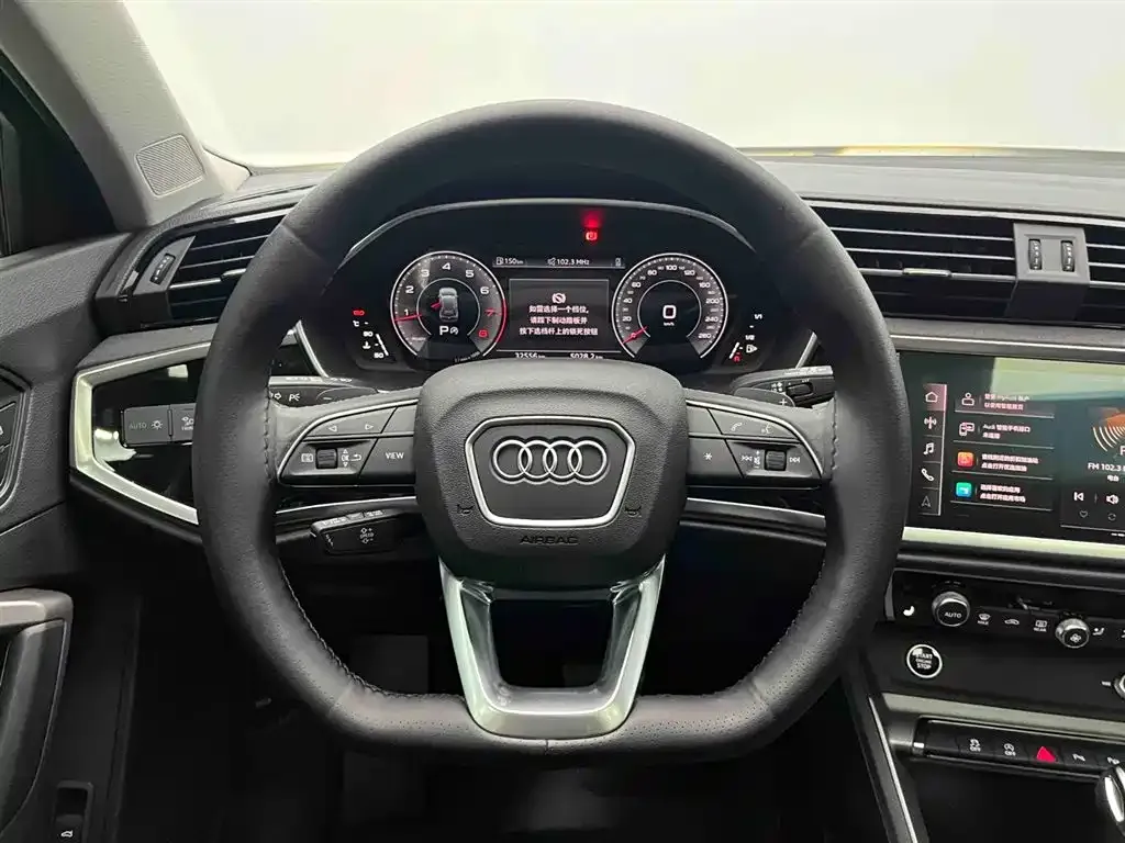 Audi Q3 — фото 7