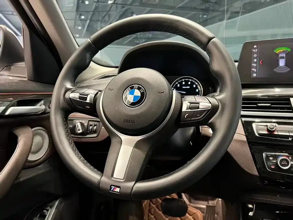 BMW X1 — фото 3