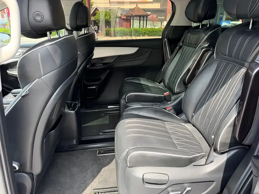 Roewe iMAX8 2022 из CN, фото 5