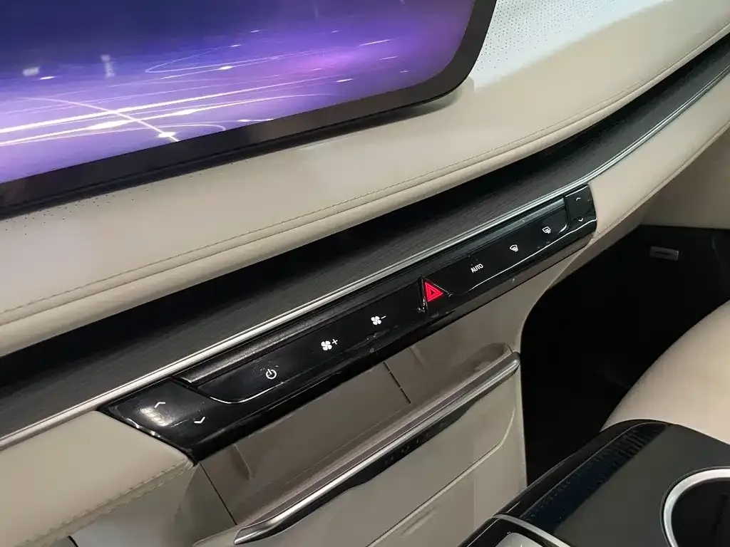 Buick GL8 Hybrid — фото 6