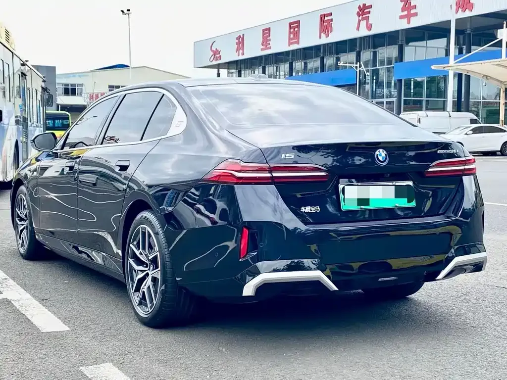 BMW i5 — фото 4