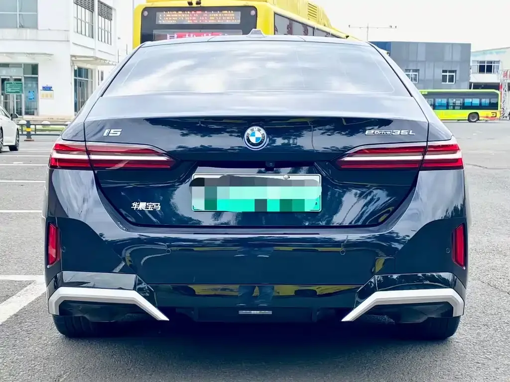 BMW i5 — фото 5