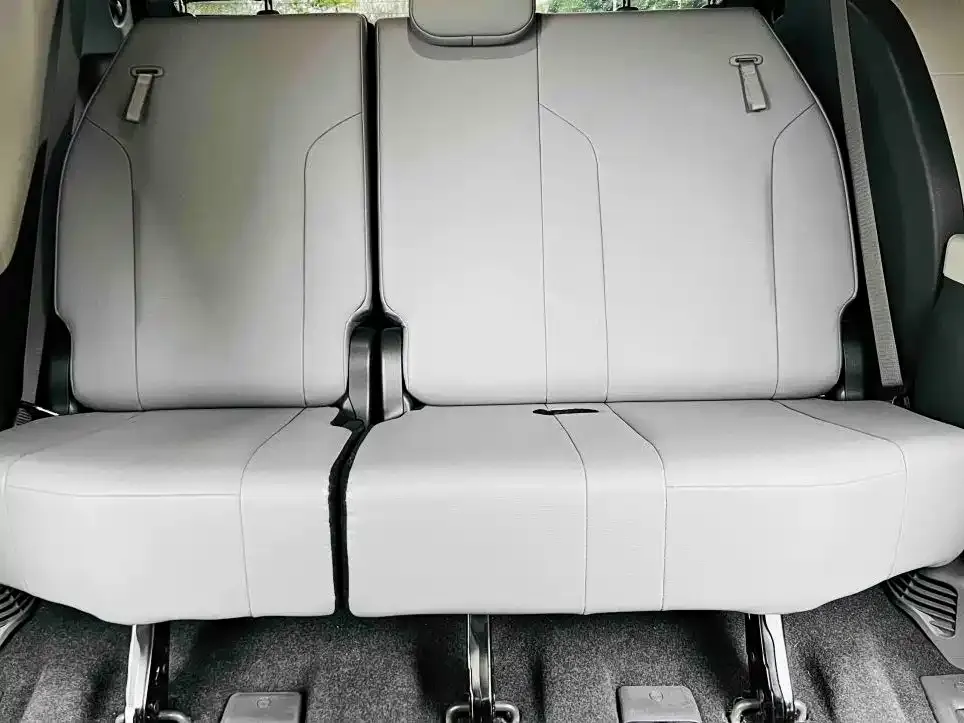 Toyota Granvia 2024 из CN, фото 7