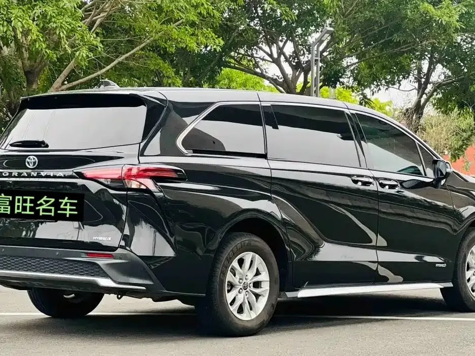 Toyota Granvia 2024 из CN, фото 8
