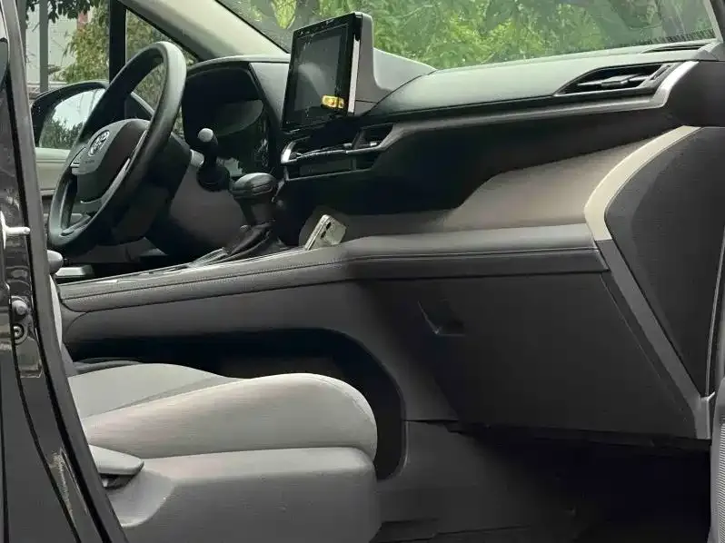 Toyota Granvia 2024 из CN, фото 2