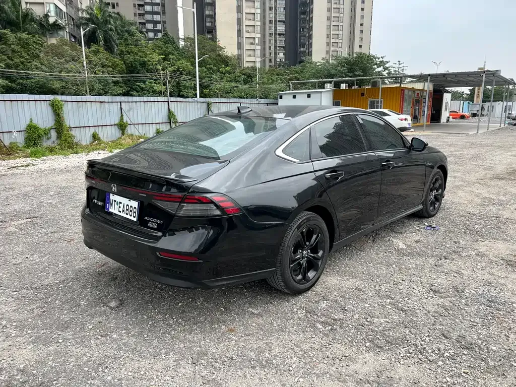Honda Accord — фото 10