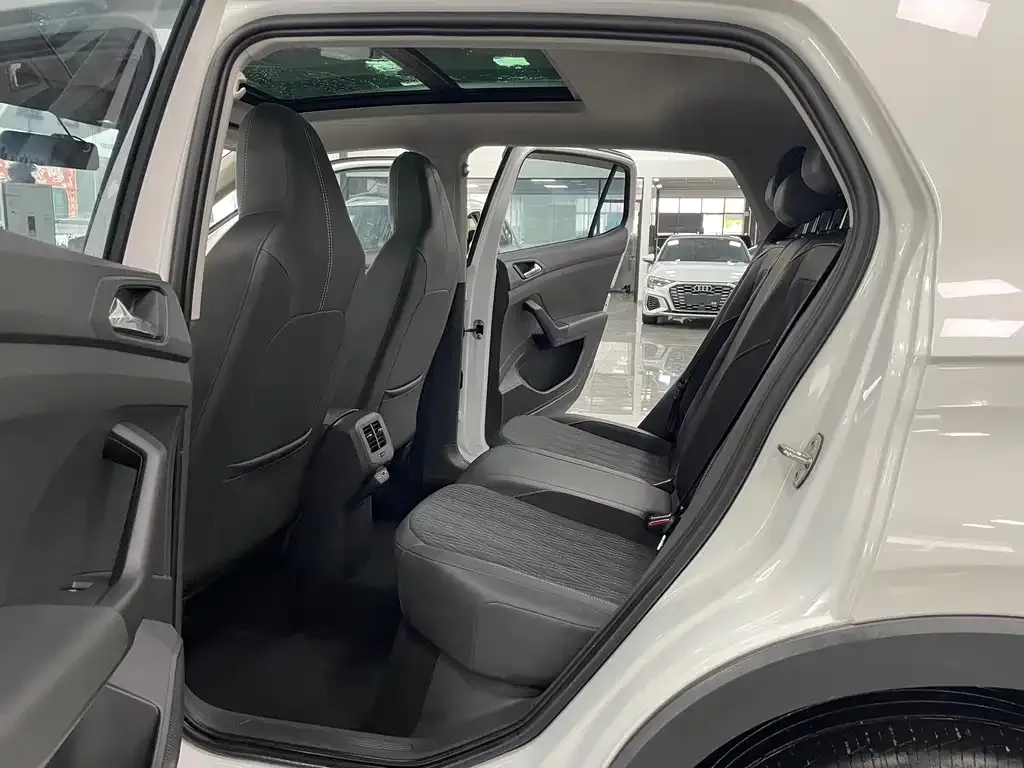 Volkswagen T-Cross — фото 3