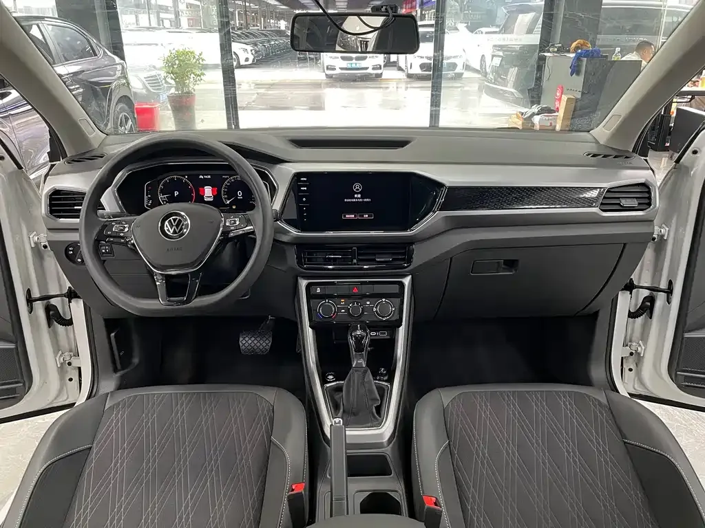 Volkswagen T-Cross — фото 6
