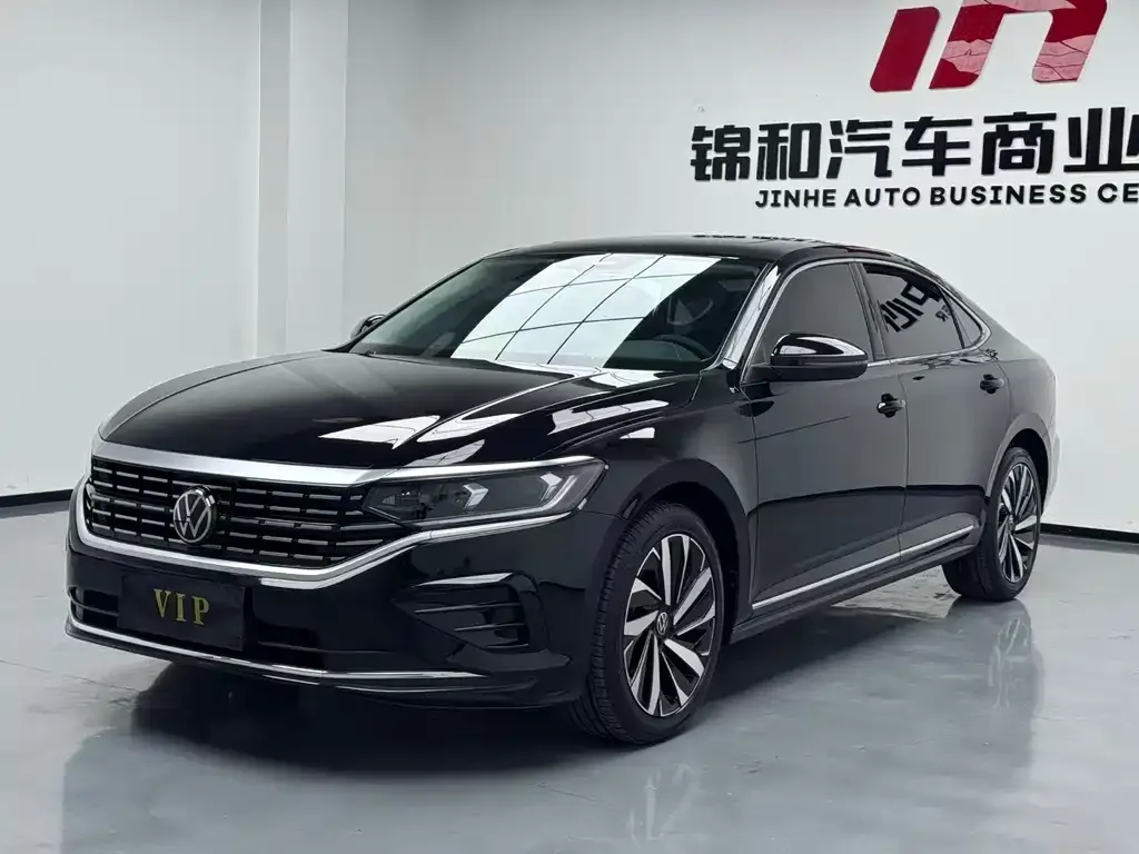 Volkswagen Passat — фото 1