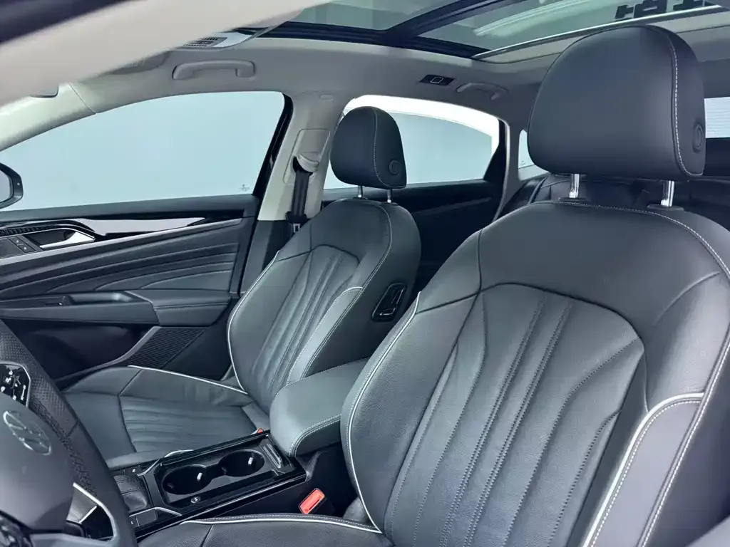 Volkswagen Passat — фото 10