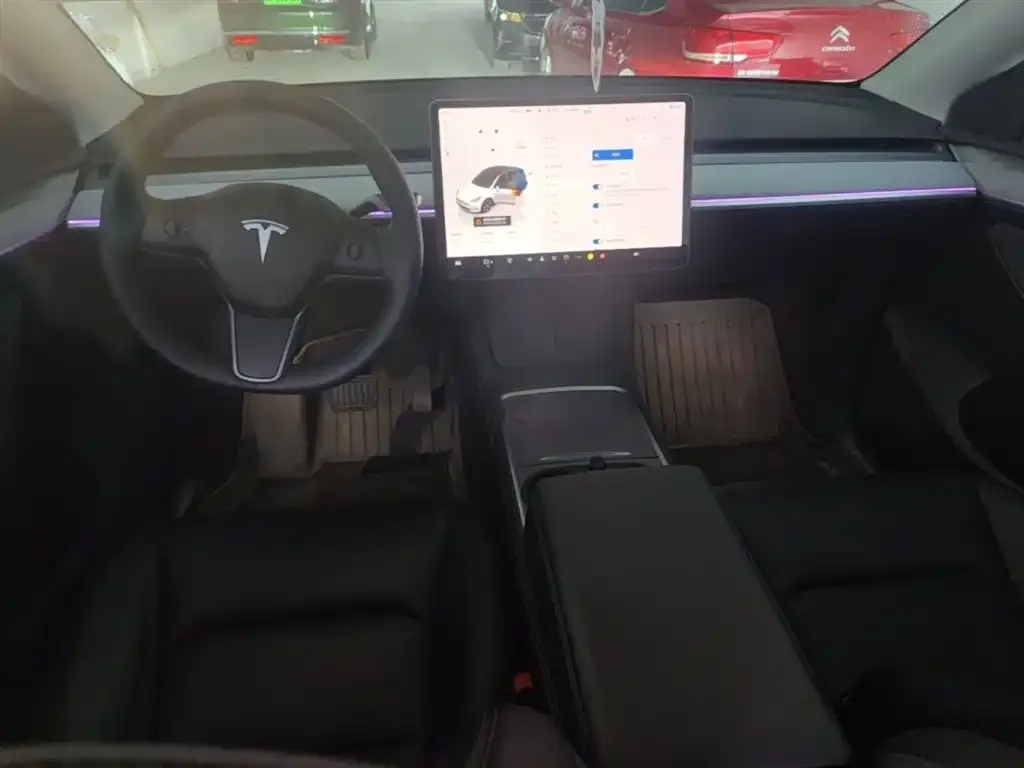 Tesla Model Y — фото 6