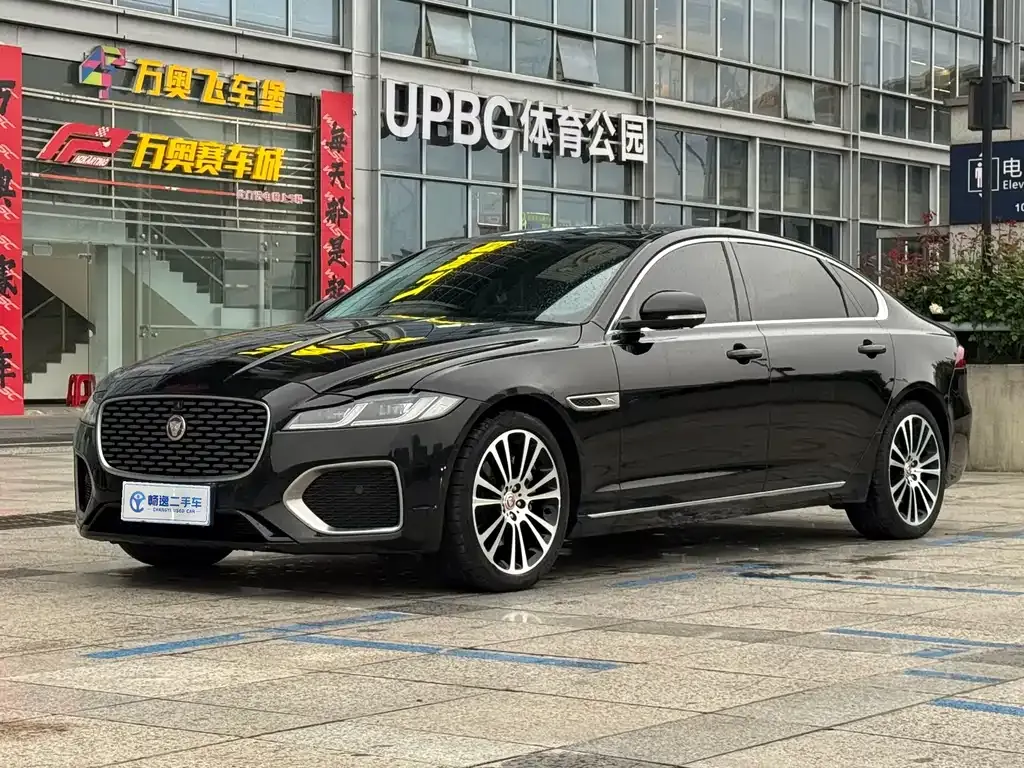 Jaguar XFL — фото 1