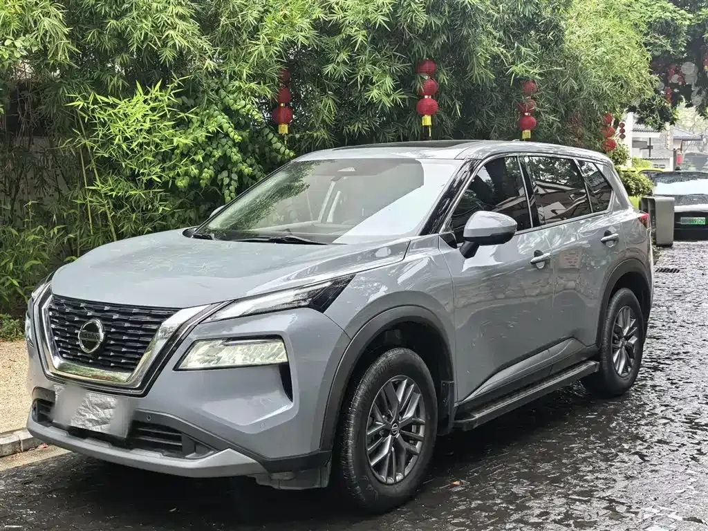 Nissan X-Trail — фото 1