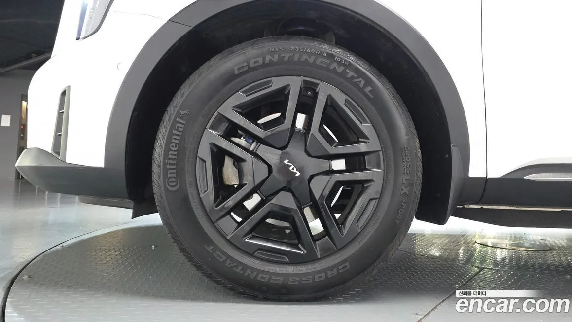 Kia Sorento — фото 9