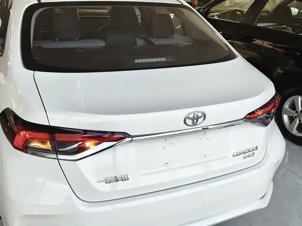 Toyota Corolla — фото 3