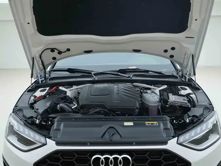 Audi A4L — фото 9
