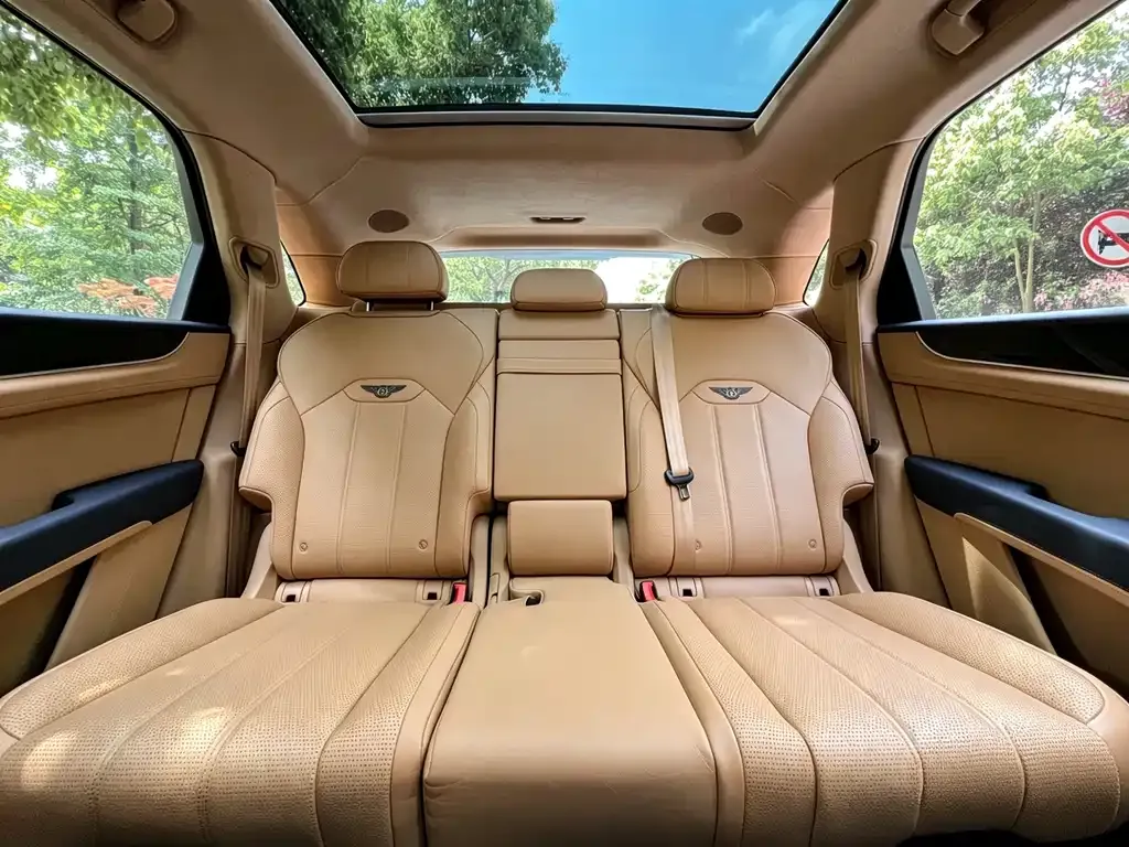 Bentley Bentayga — фото 5