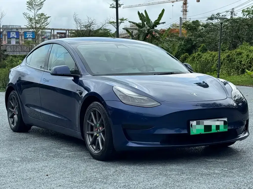 Tesla Model 3 — фото 10