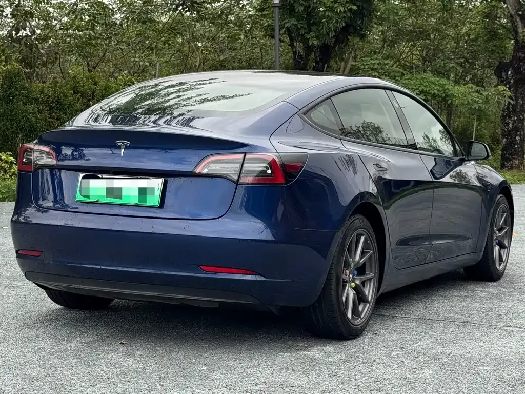 Tesla Model 3 — фото 5