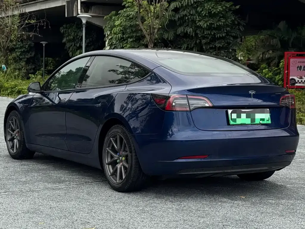 Tesla Model 3 — фото 8