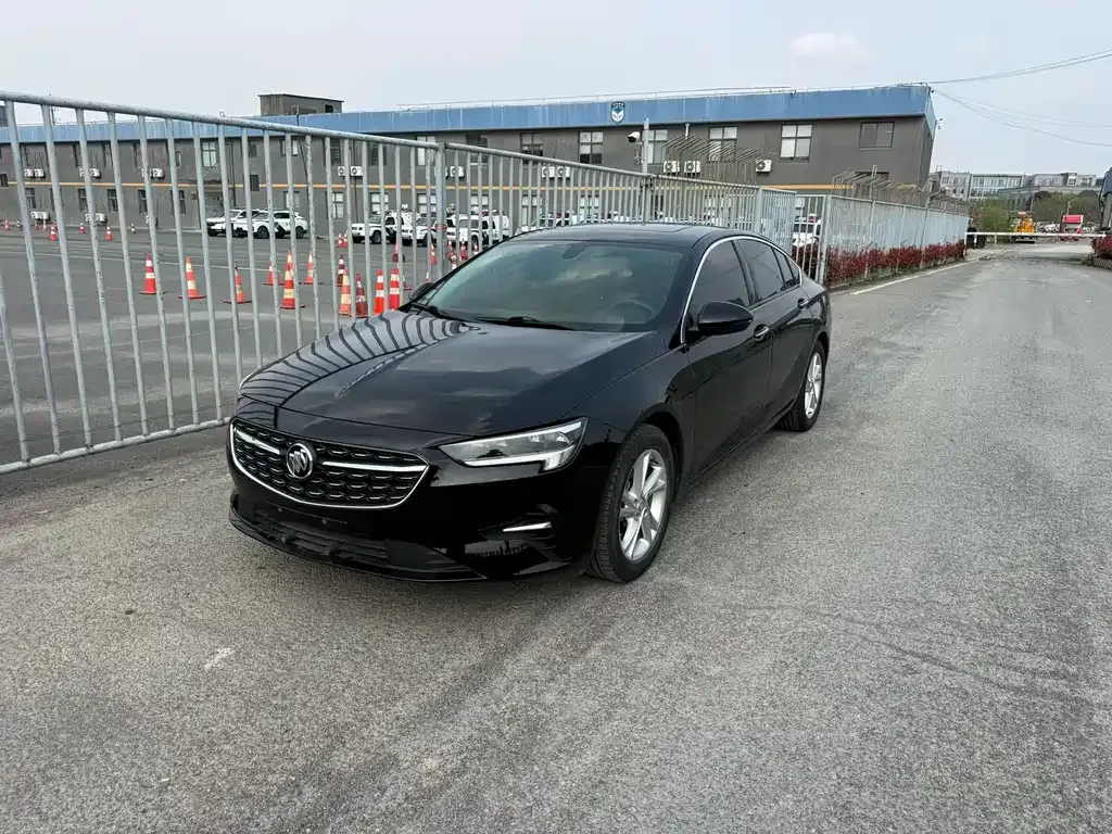 Buick Regal — фото 1