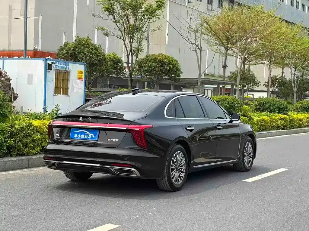 Hongqi H5 — фото 7