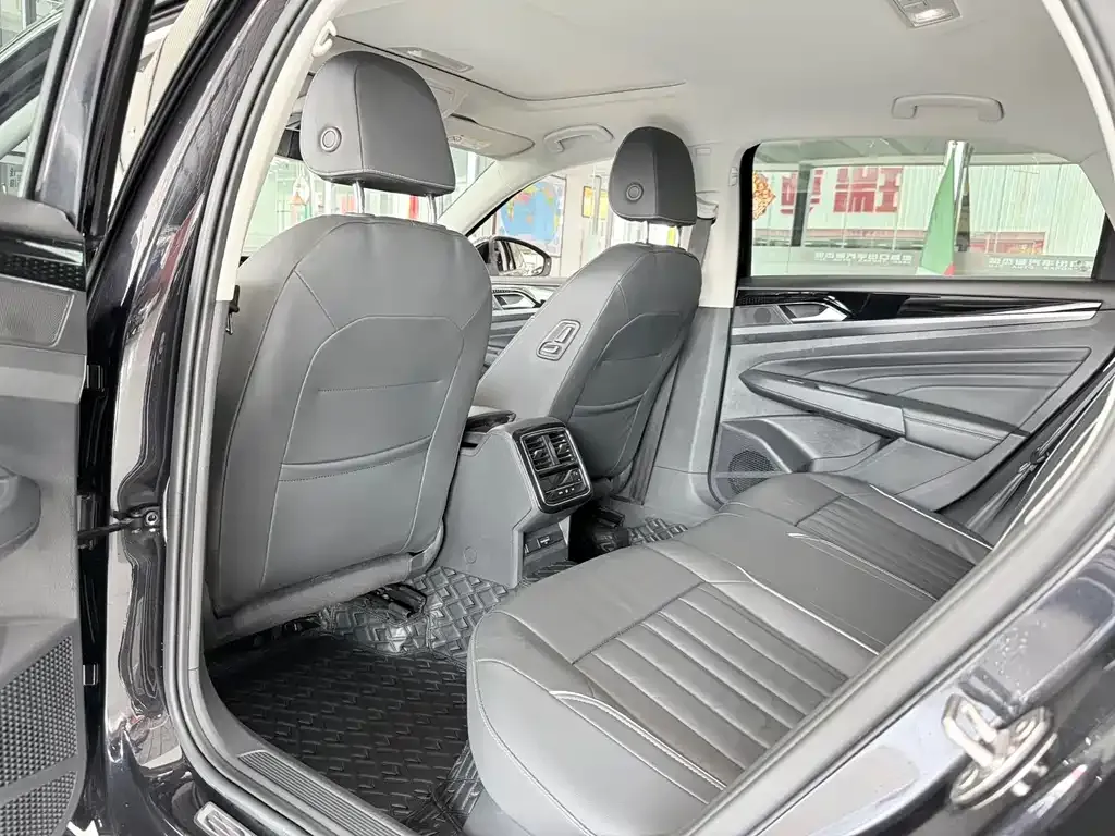 Volkswagen Passat — фото 5