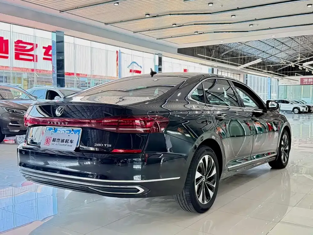 Volkswagen Passat — фото 10