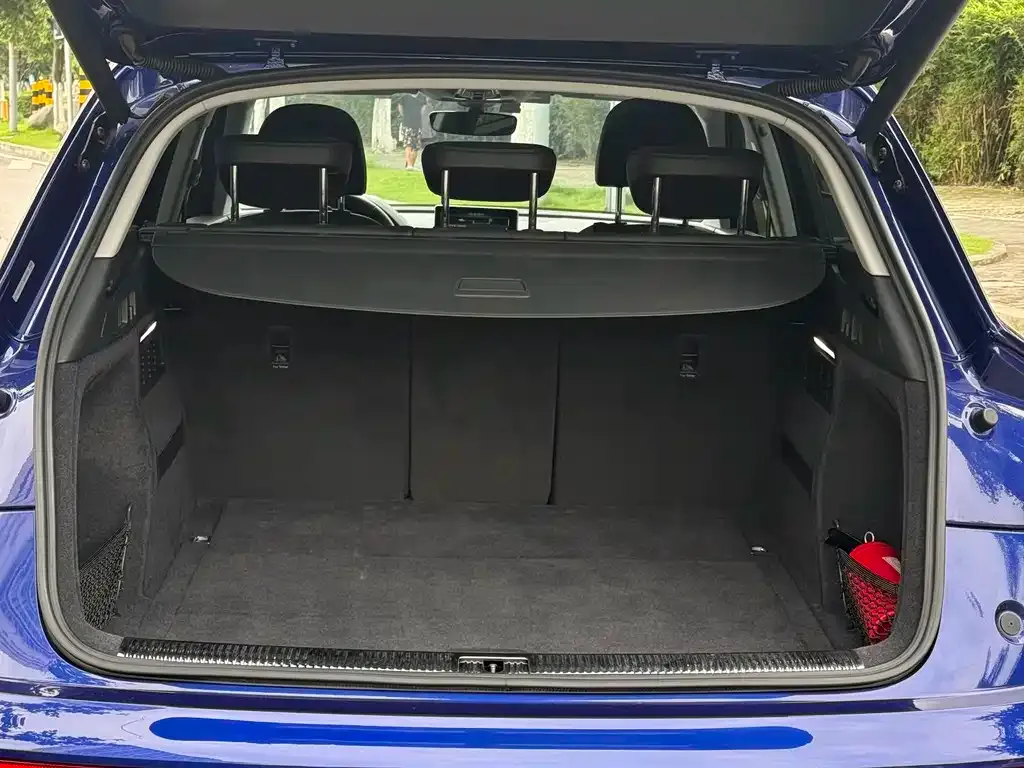 Audi Q5L 2021 из CN, фото 2