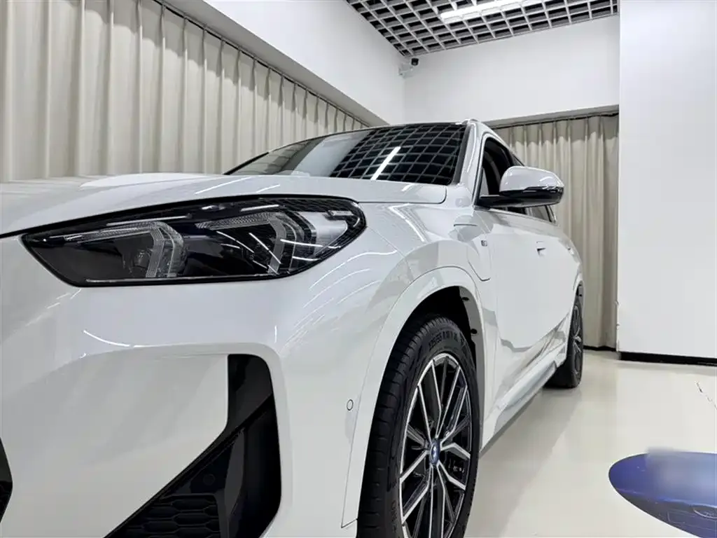 BMW iX1 2024 из CN, фото 8
