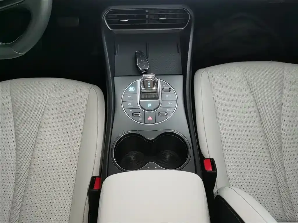 BYD Seal 05 DM-i — фото 9